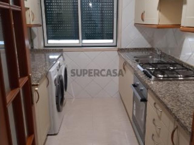 Apartamento T1 em Rio de Mouro
