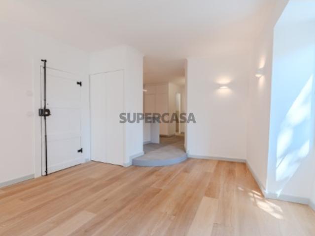 Apartamento T1 em Santa Maria Maior