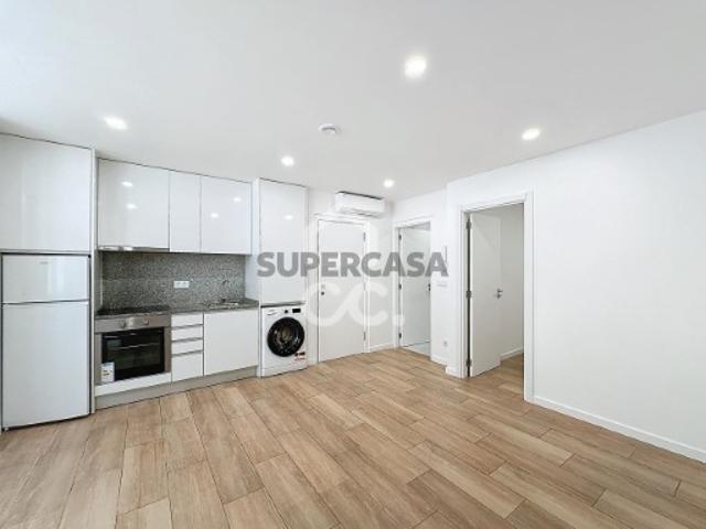 Apartamento T1 em Santa Maria Maior