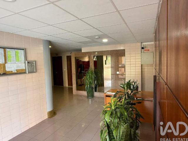 Apartamento T1 em Santo António dos Cavaleiros e Frielas de 47 m²