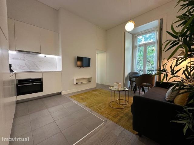 Apartamento T1 Entre Av. da Liberdade e o Prncipe Real com estac.