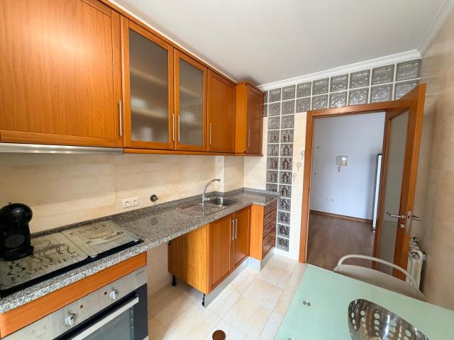 Apartamento T1 equipado e mobilado junto ao CC Glicínias, Aradas!