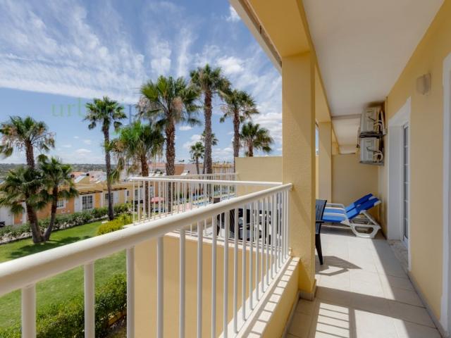 Apartamento T1 frente piscina