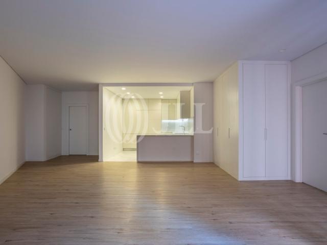 Apartamento T1, jardim e garagem, em Campolide, Lisboa