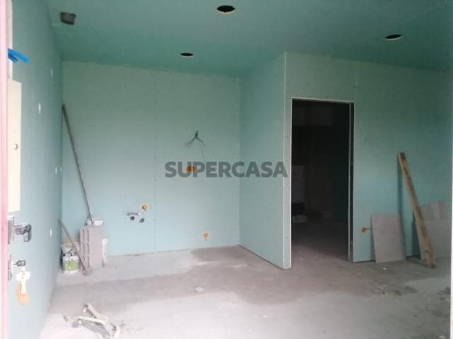 APARTAMENTO T1 LOBÃO