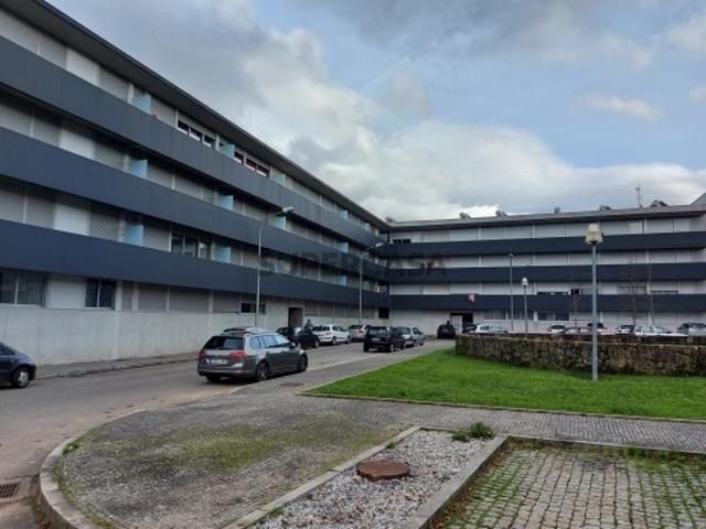 APARTAMENTO T1 MONÇÃO