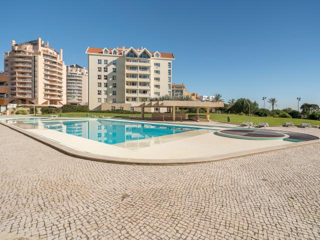 Apartamento T1 mobilado e com vista mar deslumbrante na Guia em Cascais