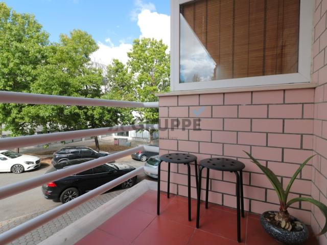 Apartamento T1 mobilado e equipado com garagem fechada