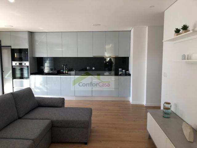 Apartamento T1, mobilado e equipado e com utensílios Ar Cond./Varanda/L.garagem Gualtar Braga