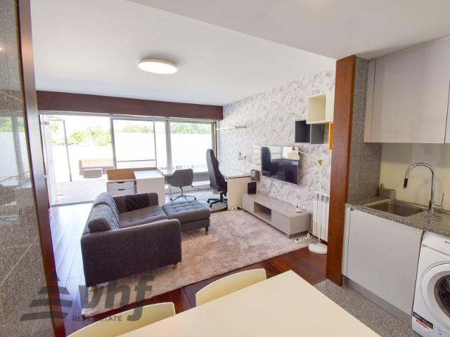 Apartamento T1 Mobilado junto ao Hospital de São João