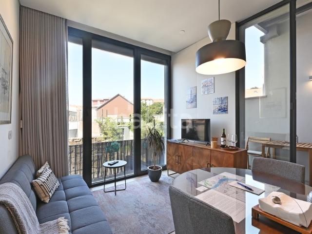 Apartamento T1 Mobilado junto ao Metro da Trindade Porto