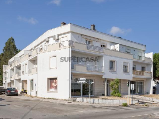 APARTAMENTO T1 MUITO BEM LOCALIZADO NA EMBRA