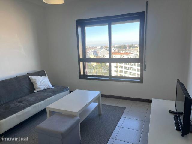 Apartamento T1 Av. Ferno Magalhes