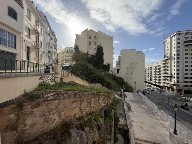 Apartamento T1 na Av. Infante Santo Lapa 65m² Estrela