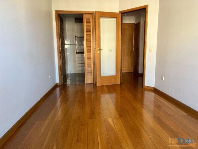 Apartamento T1 na Avenida da República | 26074064957