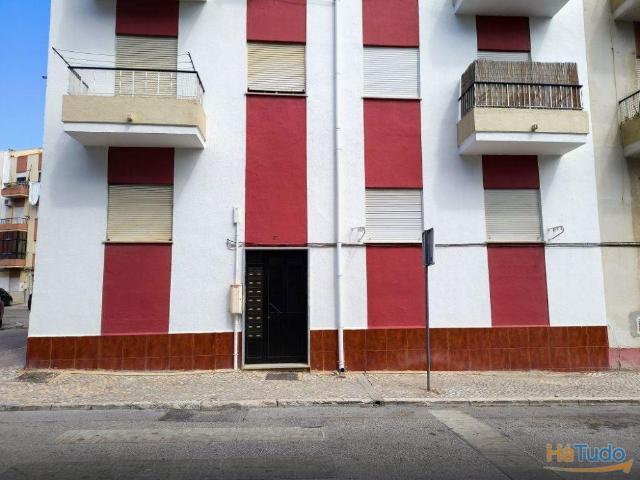 Apartamento T1 na Baixa da Banheira com grande potencial de valorização | 26074096342