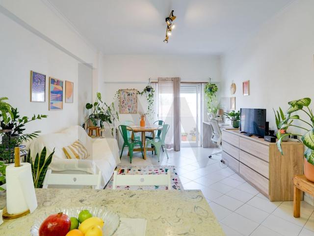 Apartamento T1 na Costa da Caparica – Excelente Localização com Lugar de Garagem