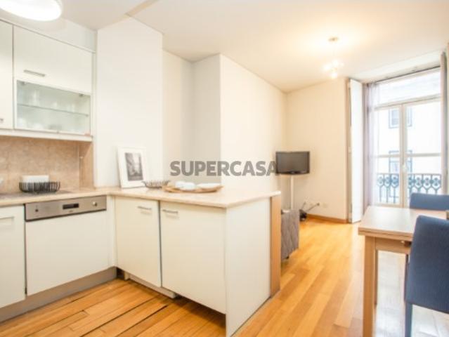 Apartamento T1 na Rua Garrett + Lugar de Garagem na Rua Ivens