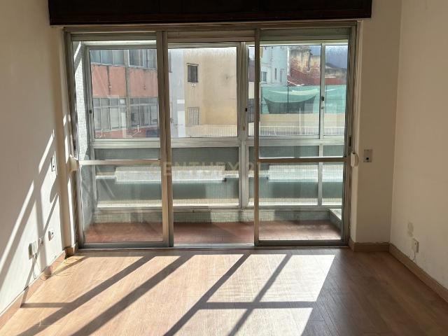 Apartamento T1 na Rua Portugal Durão, 5 Bairro do Rego