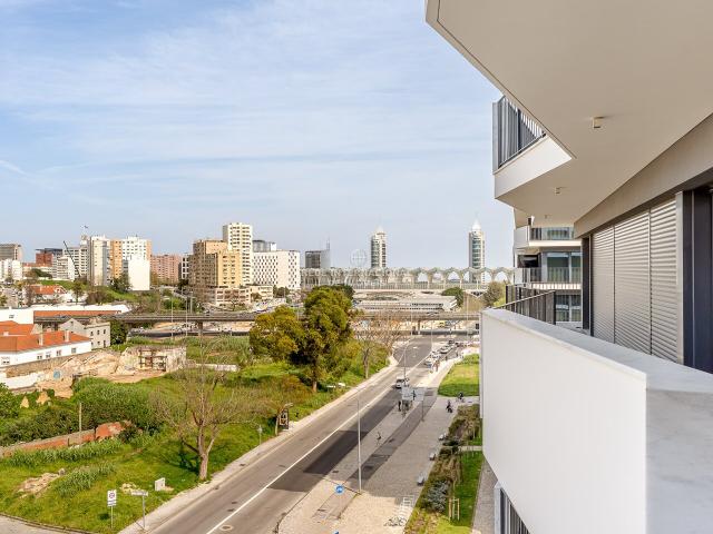 Apartamento T1 nos Olivais, com varanda, estacionamento e arrecadação