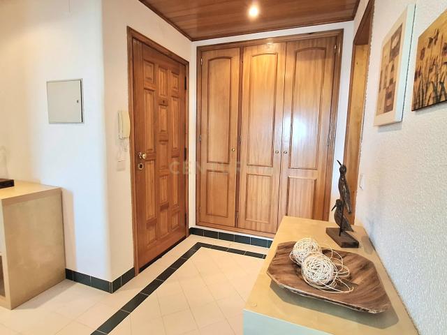 Apartamento T1 nos salgados, ultimo andar com vista mar