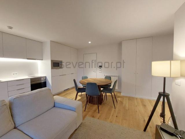 Apartamento T1, novo, mobilado, Antas