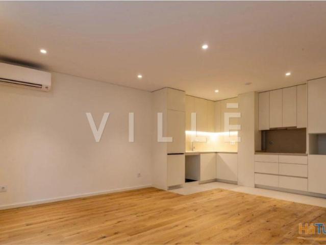 Apartamento T1 Novo, com varanda e lugar de garagem | 26064082566