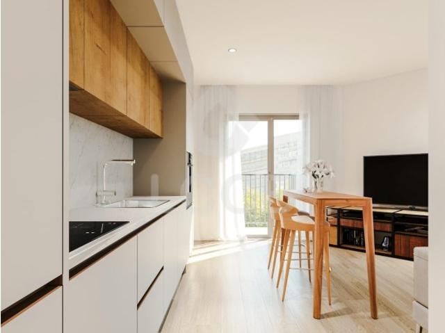 APARTAMENTO T1 NOVO COM ARRECADAÇÃO E LUGAR DE ESTACIONAMENTO LUMIAR LISBOA