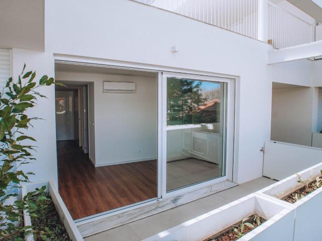 Apartamento T1 Novo com garagem Ugezes Guimarães