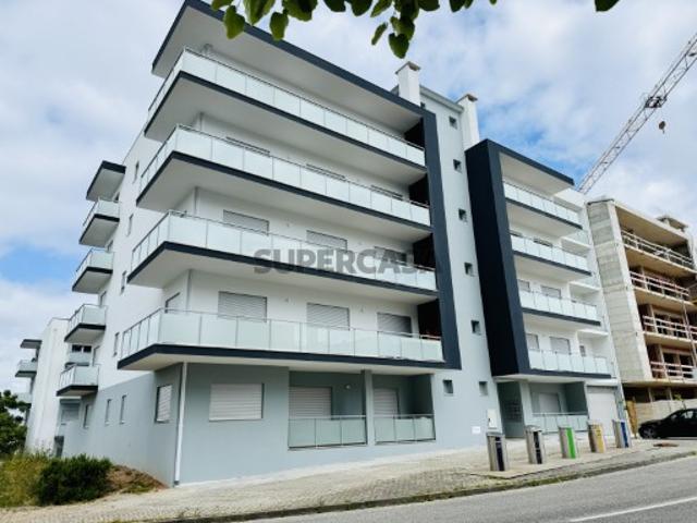 Apartamento T1 novo equipado e com garagem