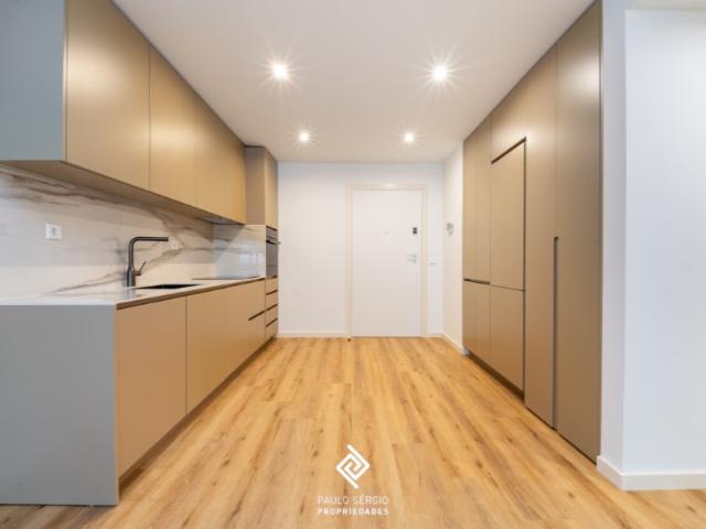 Apartamento T1, Novo, para arrendar no empreendimento Douro Nobilis, junto VL8