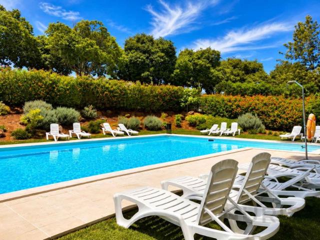 Apartamento T1 para Arrendamento Anual com Piscina em Portimão