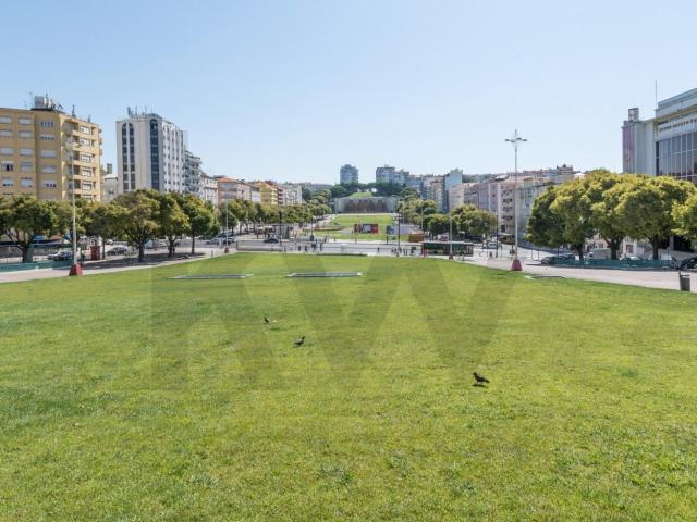 Apartamento T1 para arrendamento, mobilado e equipado, em prédio com elevador