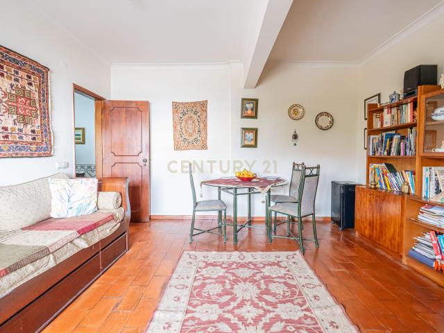 Apartamento T1 para Investimento no centro de Palmela