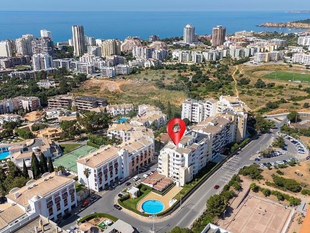 Apartamento T1 para venda na Urbanização Vila Rosa com piscina e estacionamento privado