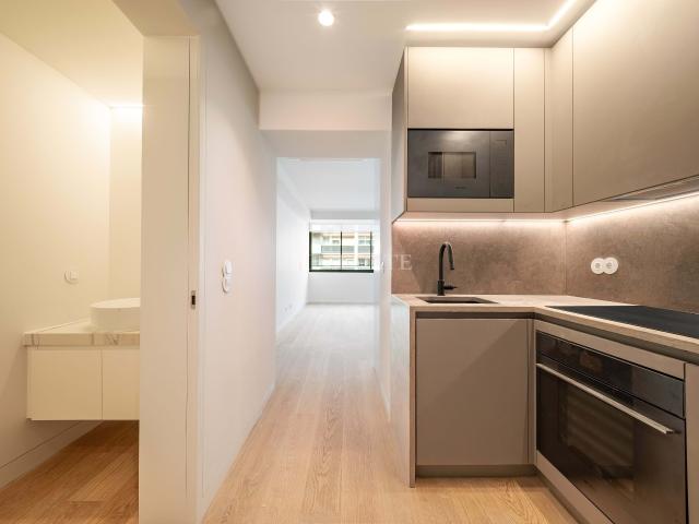 Apartamento T1 Premium com Piscina no Rooftop na Estrela