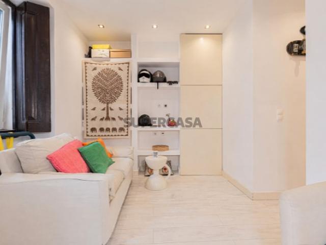 Apartamento T1 Remodelado na Lapa | Localização Premium em Lisboa
