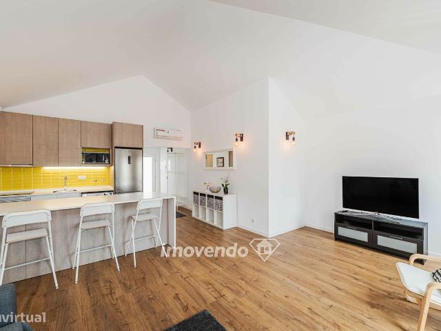 Apartamento T1 novo, a 1 km da praia, em Pao de Arcos
