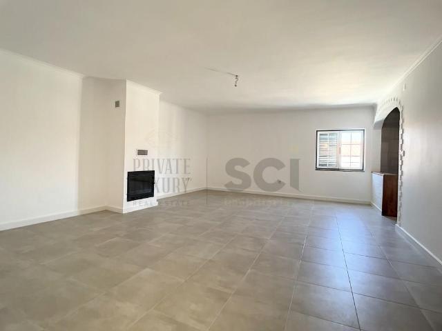 Apartamento T1 remodelado | Áreas generosas e excelente expo. 79m² Serpa Salvador e Santa Maria