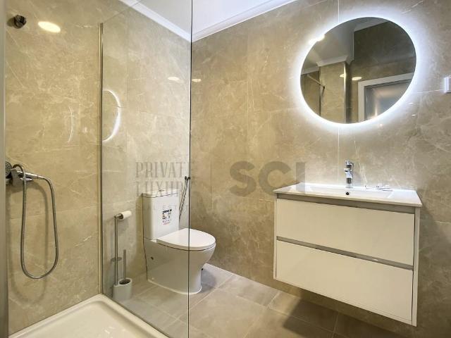 Apartamento T1 remodelado | Áreas generosas e excelente expo. 79m² Serpa Salvador e Santa Maria