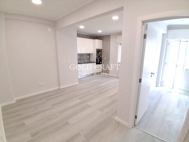 Apartamento T1 Remodelado C/ Varanda, Venteira, Amadora