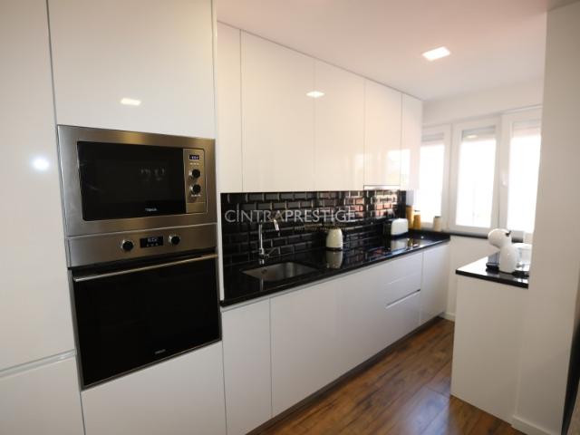 Apartamento T1 Remodelado Centro de Rio de Mouro | 1.º Andar