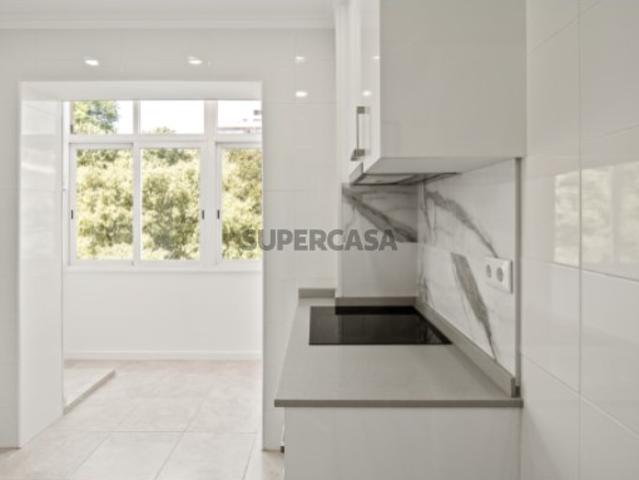 Apartamento T1 remodelado em Lisboa Arroios