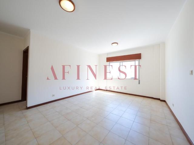 Apartamento T1 Remodelado Em Loures 40m² Loures