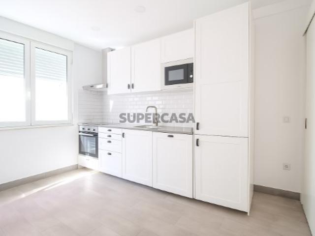 Apartamento T1 Remodelado em 1º andar na Baixa da Banheira