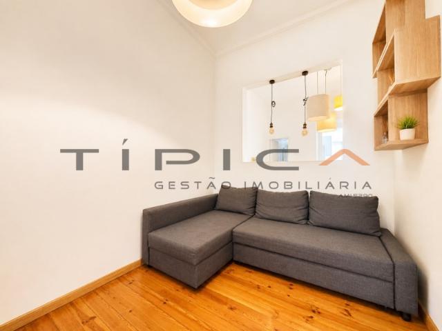 Apartamento T1 Renovado com 2 Fachadas | Mobilado e Equipado | Pronto a habitar