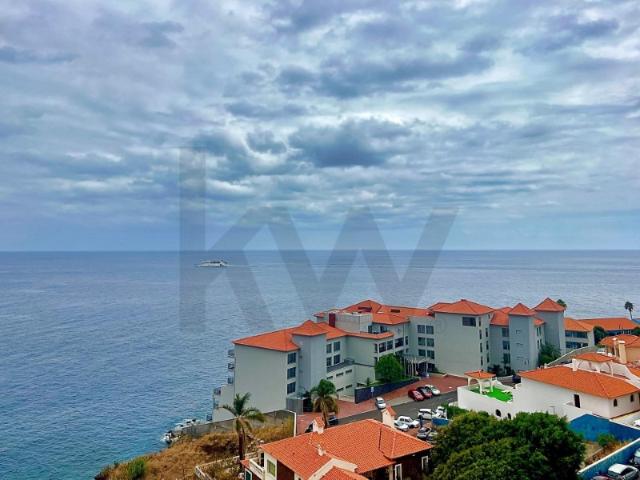 Apartamento T1 renovado com vista mar no Caniço de Baixo