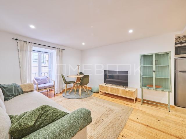 Apartamento T1 renovado e mobilado em Alfama Lisboa