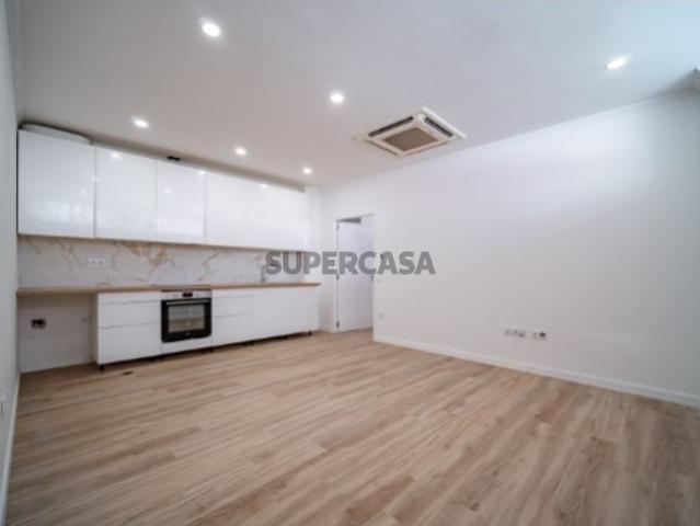 Apartamento T1 renovado em Fermentões