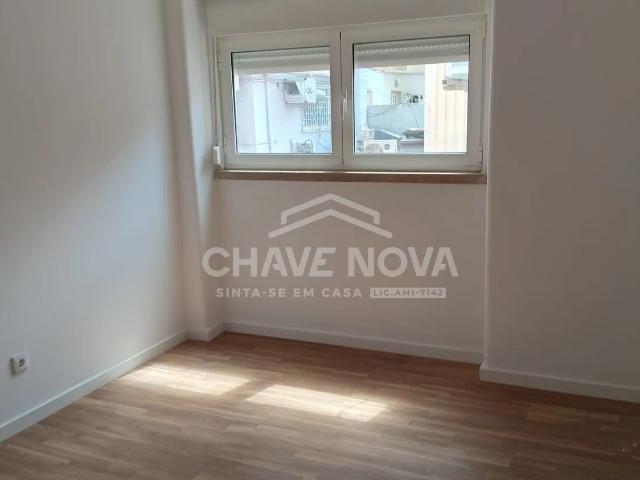 Apartamento T1 Renovado, na freguesia de Campo de Ourique